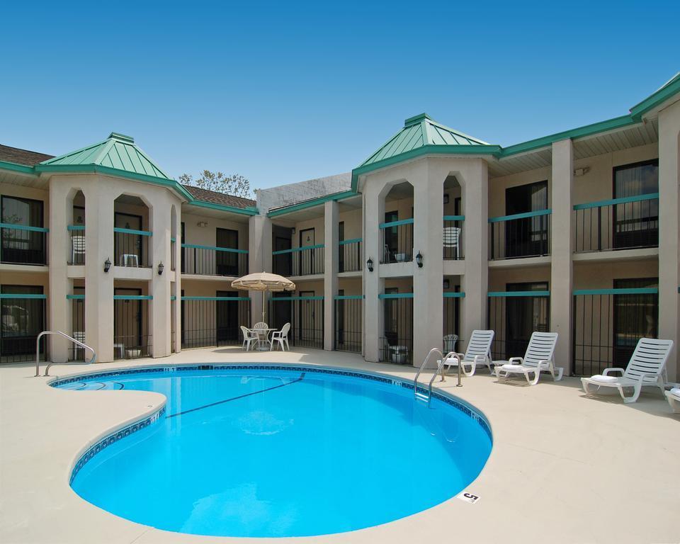 Econo Lodge Hendersonville Luaran gambar